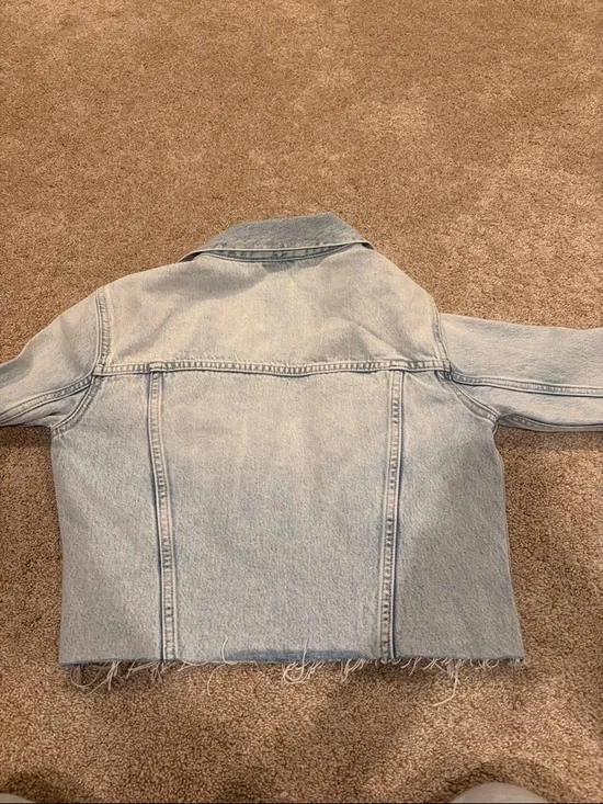 GAP Light Wash Cropped Jean Jacket - Pale Blue - Picture 6 of 6